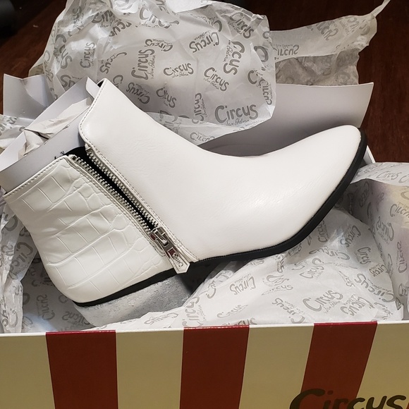 Sam Edelman Shoes - White Booties with Heel Spikes